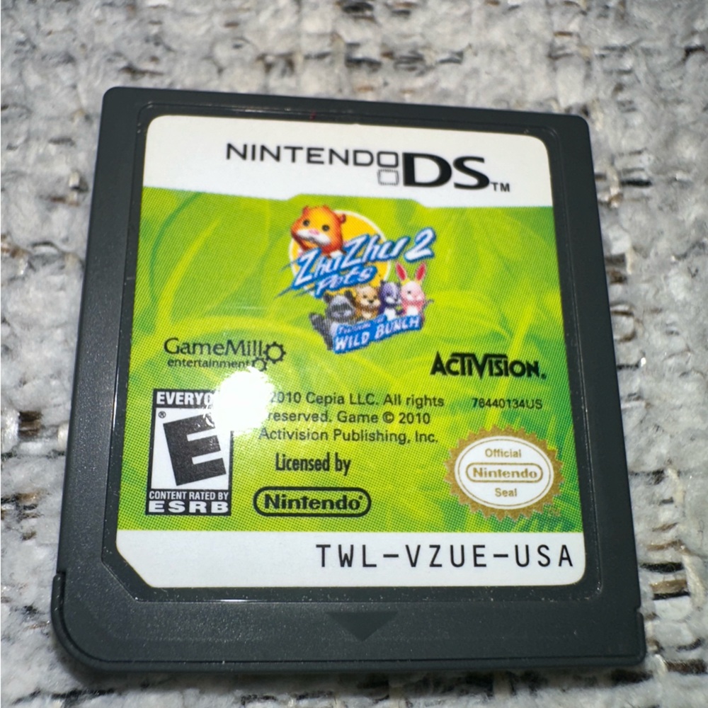 Zuzu 2 pets Nintendo DS Game Cartridge - Vibrant Green
